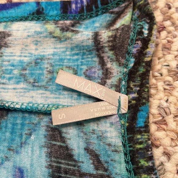Max Rave Brand Blue and Green Patterned Top - Picture 4 of 7